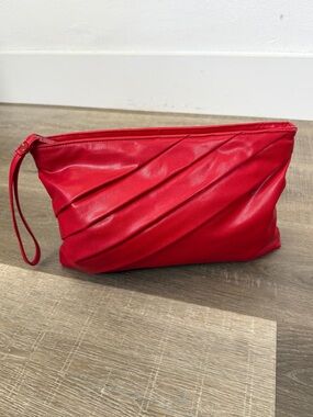 Vintage Red Leather Pleated Wristlet Clutch